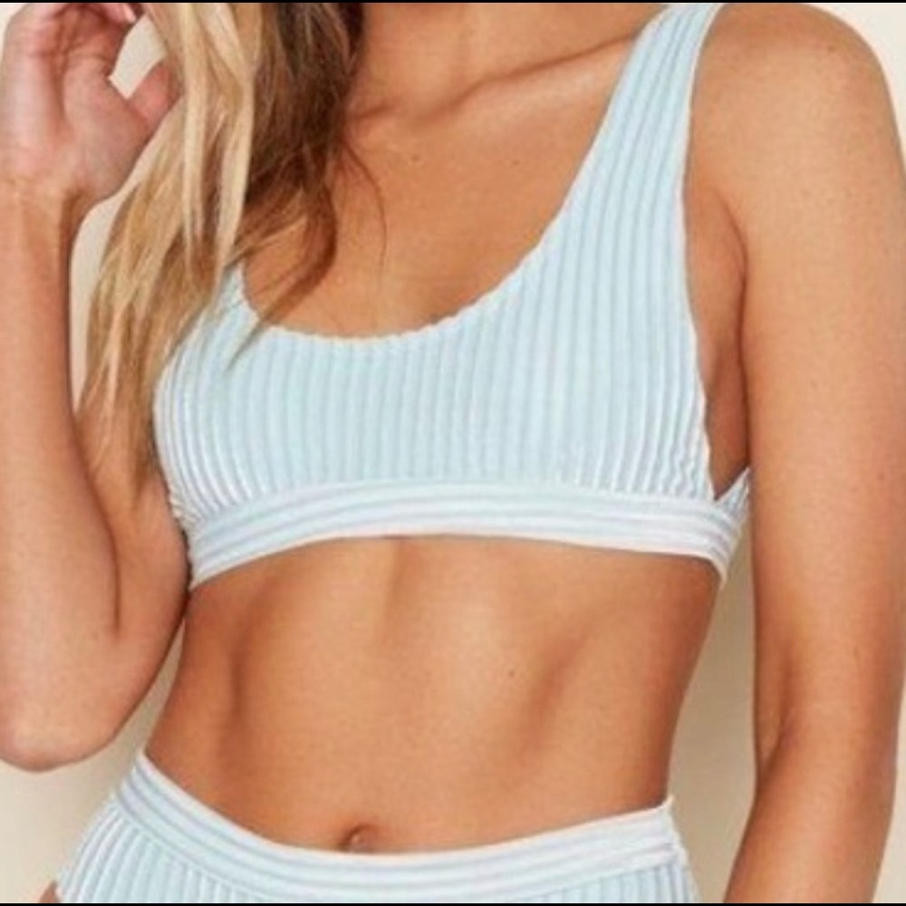 BNWT dippin daisys swim top